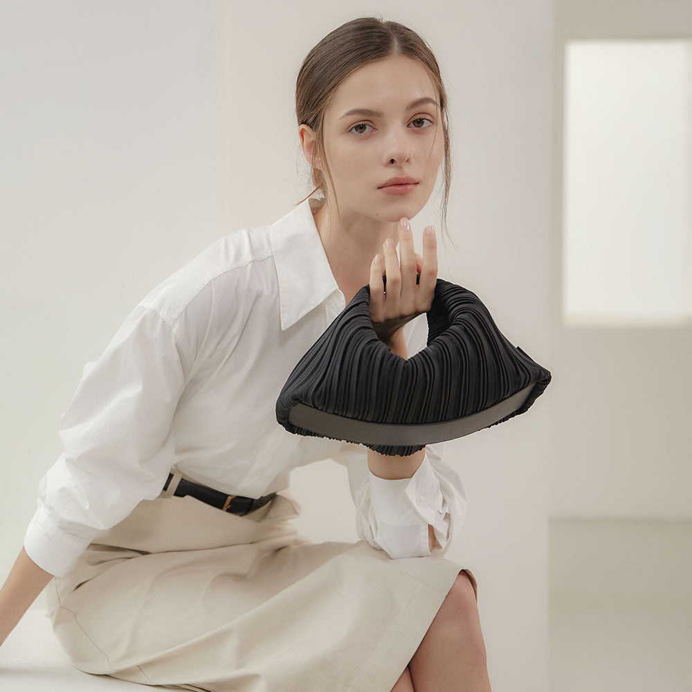 Cocoon Bag in Beyond Black