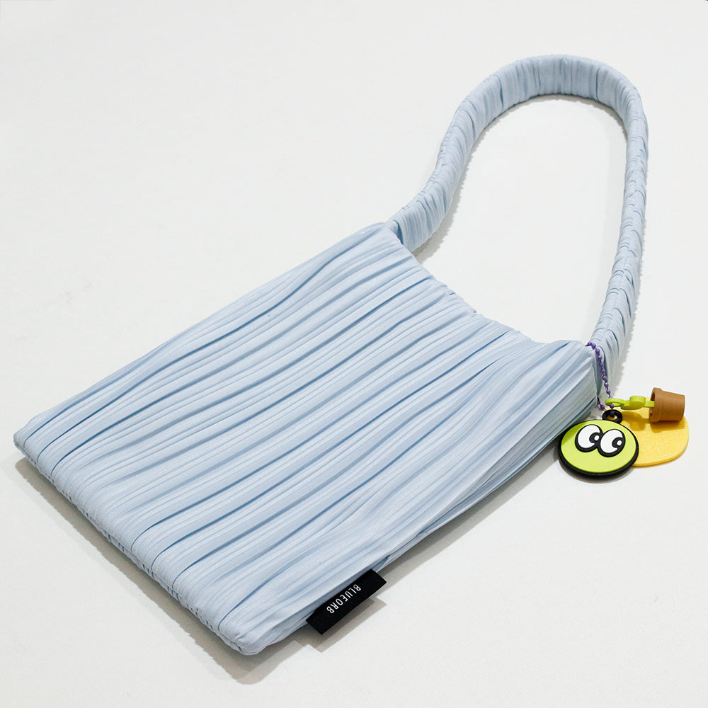 Mni Shoulder Bag in Icy Blue
