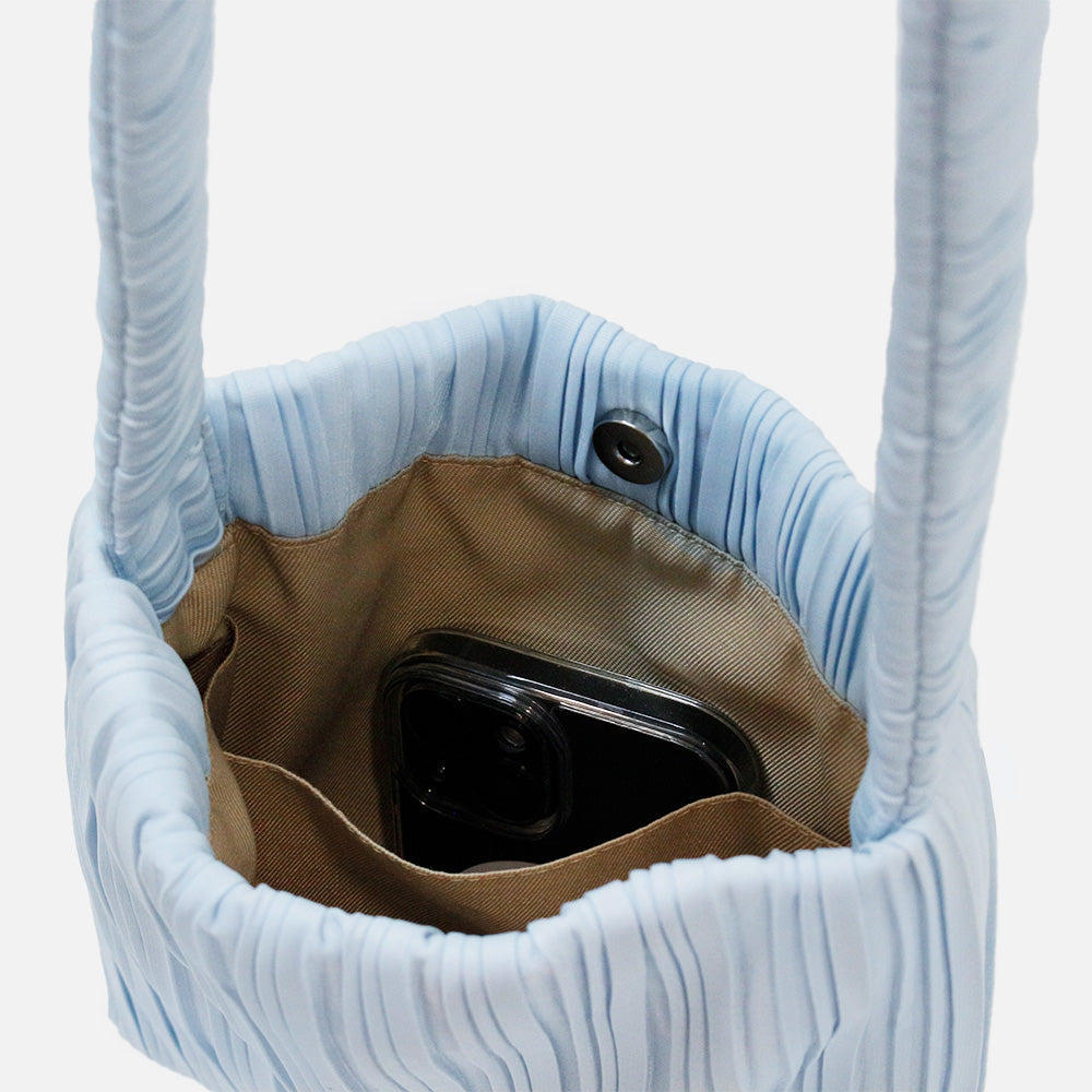 Mni Shoulder Bag in Icy Blue