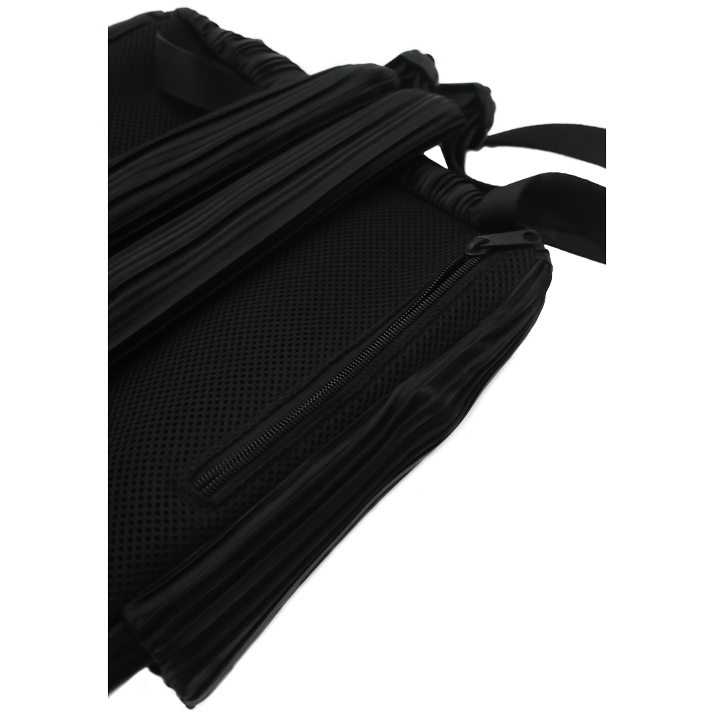 Backpack in Beyond Black